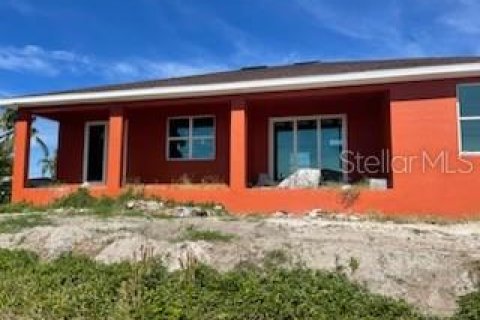 Villa ou maison à vendre à Punta Gorda, Floride: 4 chambres, 188.96 m2 № 840926 - photo 3