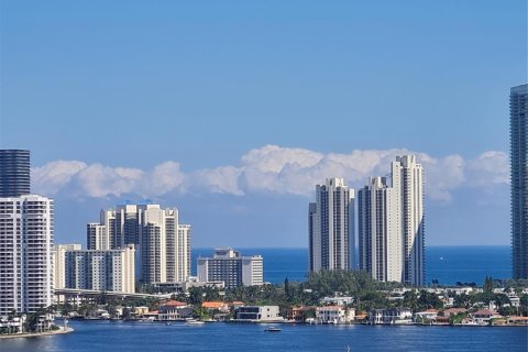 Condo in Aventura, Florida, 2 bedrooms  № 987006 - photo 23