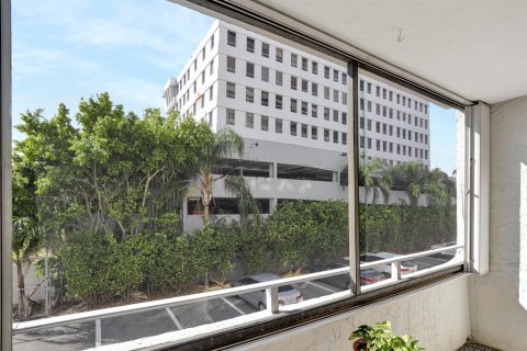 Condo in Fort Lauderdale, Florida, 2 bedrooms  № 986964 - photo 20