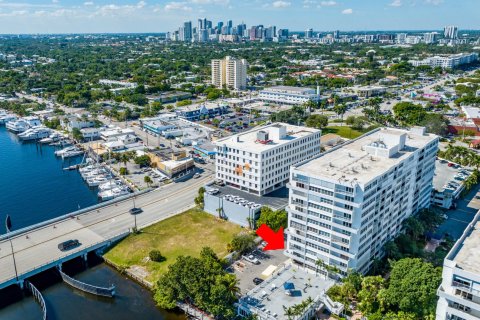 Condo in Fort Lauderdale, Florida, 2 bedrooms  № 986964 - photo 1