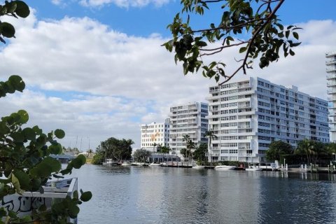 Condo in Fort Lauderdale, Florida, 2 bedrooms  № 986964 - photo 3