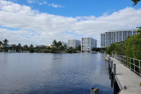 Condo in Fort Lauderdale, Florida, 2 bedrooms  № 986964 - photo 2