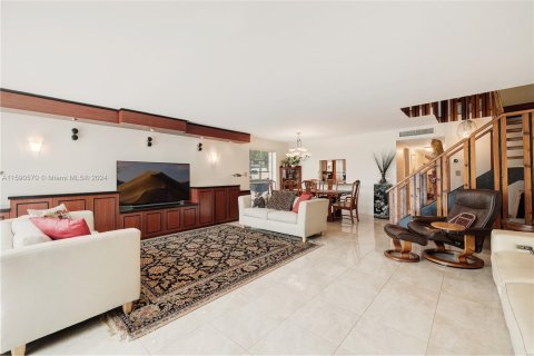 Copropriété à vendre à Hallandale Beach, Floride: 3 chambres, 193.52 m2 № 1394722 - photo 18