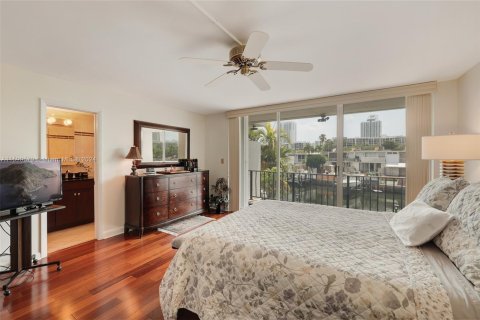 Condo in Hallandale Beach, Florida, 3 bedrooms  № 1394722 - photo 22