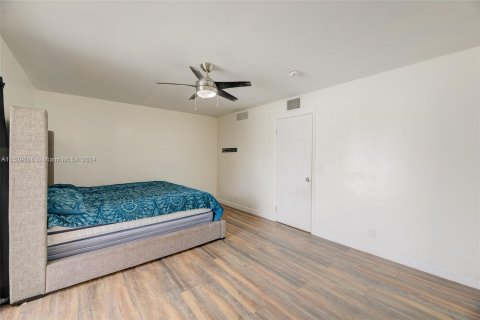 Touwnhouse à vendre à Sunrise, Floride: 3 chambres, 118.54 m2 № 1000275 - photo 17