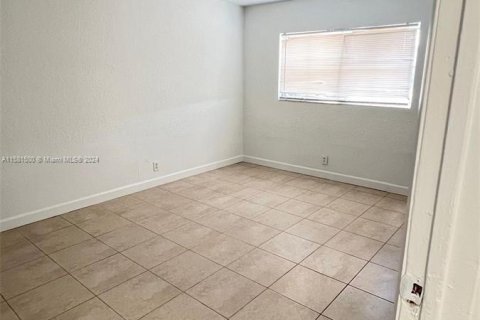 Condominio en venta en Lauderhill, Florida, 2 dormitorios, 81.75 m2 № 1160693 - foto 6