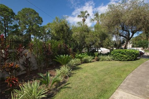 Condo in Orlando, Florida, 2 bedrooms  № 1392680 - photo 25