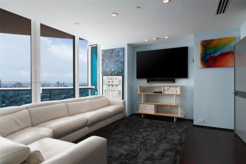 Condo in Miami Beach, Florida, 4 bedrooms  № 277708 - photo 19