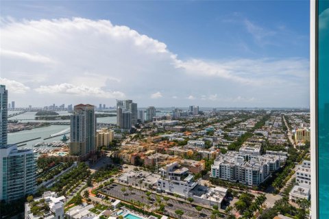 Condo in Miami Beach, Florida, 4 bedrooms  № 277708 - photo 20