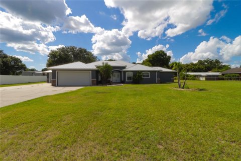 Casa en venta en Auburndale, Florida, 4 dormitorios, 266.16 m2 № 1387322 - foto 3