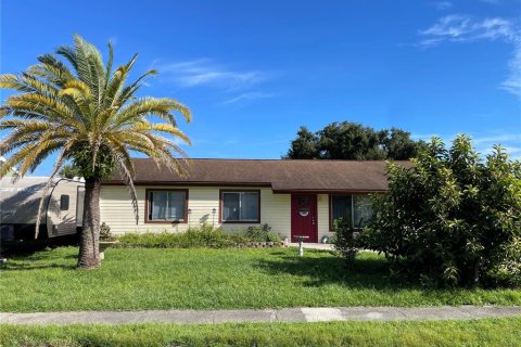 Villa ou maison à vendre à North Port, Floride: 3 chambres, 109.25 m2 № 1387295 - photo 2