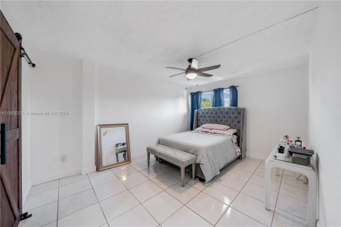 Condo in Miami, Florida, 2 bedrooms  № 1389529 - photo 10