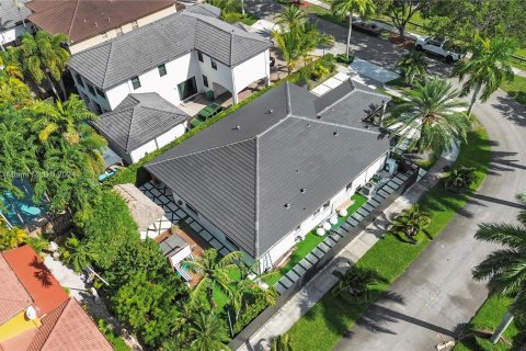 Casa en venta en Miami, Florida, 4 dormitorios, 224.64 m2 № 1389530 - foto 22