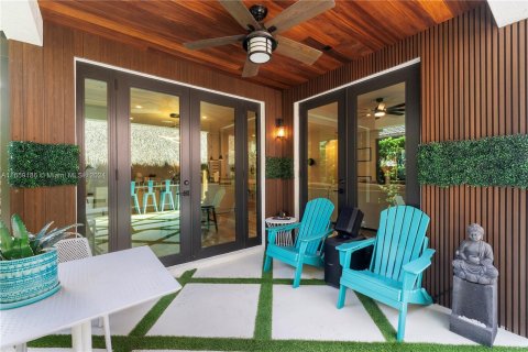 Casa en venta en Miami, Florida, 4 dormitorios, 224.64 m2 № 1389530 - foto 18