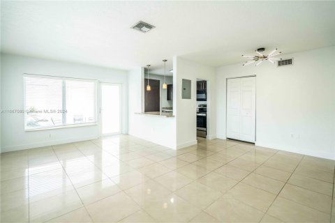 Apartment in Miami Beach, Florida 1 bedroom, 65.03 sq.m. № 1381748 - photo 6