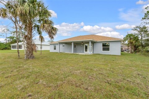 House in Palm Bay, Florida 3 bedrooms, 176.05 sq.m. № 1158568 - photo 4