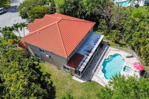 Casa en venta en Coral Springs, Florida, 6 dormitorios, 382.48 m2 № 1078576 - foto 12