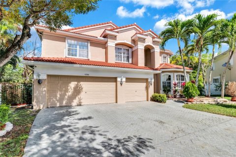 House in Coral Springs, Florida 6 bedrooms, 382.48 sq.m. № 1078576 - photo 20
