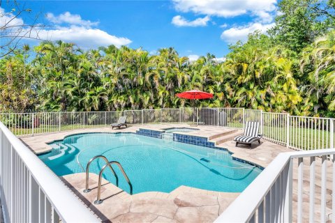 Casa en venta en Coral Springs, Florida, 6 dormitorios, 382.48 m2 № 1078576 - foto 26