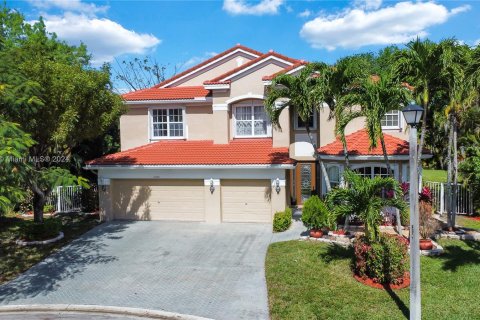 Villa ou maison à vendre à Coral Springs, Floride: 6 chambres, 382.48 m2 № 1078576 - photo 1