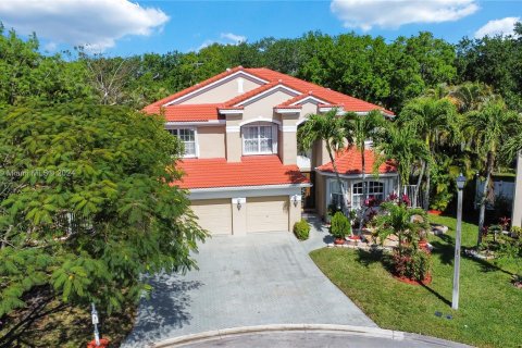Casa en venta en Coral Springs, Florida, 6 dormitorios, 382.48 m2 № 1078576 - foto 2