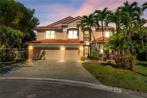 House in Coral Springs, Florida 6 bedrooms, 382.48 sq.m. № 1078576 - photo 18