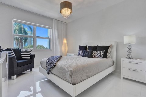 Condominio en venta en Hallandale Beach, Florida, 2 dormitorios, 106.84 m2 № 1016040 - foto 21