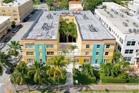 Condominio en venta en Miami Beach, Florida, 39.95 m2 № 1016042 - foto 3