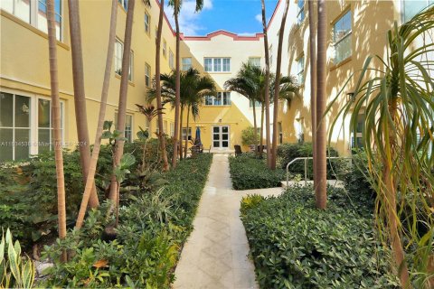 Condominio en venta en Miami Beach, Florida, 39.95 m2 № 1016042 - foto 5