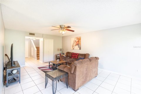 Condo in Orlando, Florida, 2 bedrooms  № 1393714 - photo 9