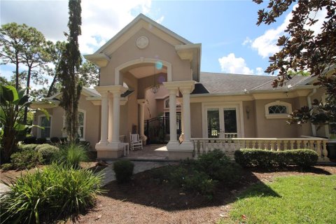 House in Hudson, Florida 4 bedrooms, 359.44 sq.m. № 1344495 - photo 2