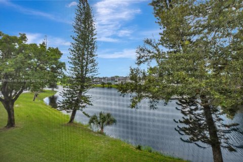 Condo in Deerfield Beach, Florida, 1 bedroom  № 1360622 - photo 25