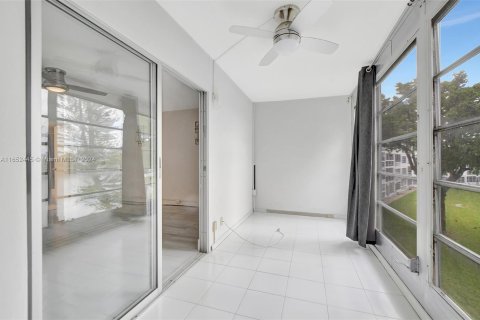 Condo in Deerfield Beach, Florida, 1 bedroom  № 1360622 - photo 23