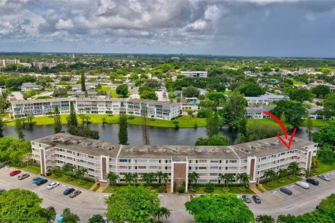 Condo in Deerfield Beach, Florida, 1 bedroom  № 1360622 - photo 2