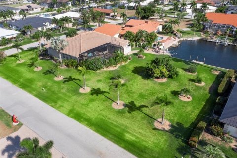 Villa ou maison à vendre à Punta Gorda, Floride: 3 chambres, 239.87 m2 № 1302309 - photo 11