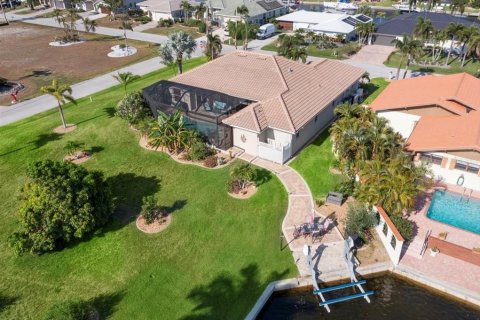 Villa ou maison à vendre à Punta Gorda, Floride: 3 chambres, 239.87 m2 № 1302309 - photo 10