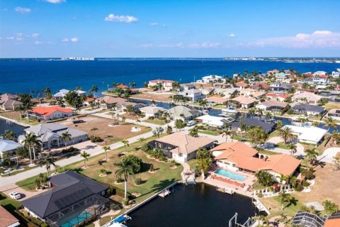 Villa ou maison à vendre à Punta Gorda, Floride: 3 chambres, 239.87 m2 № 1302309 - photo 9