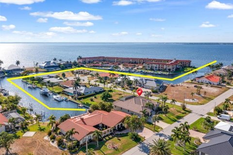 Villa ou maison à vendre à Punta Gorda, Floride: 3 chambres, 239.87 m2 № 1302309 - photo 4