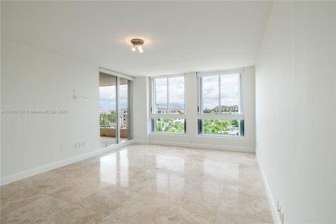 Condominio en venta en Key Biscayne, Florida, 3 dormitorios, 241.73 m2 № 735904 - foto 10