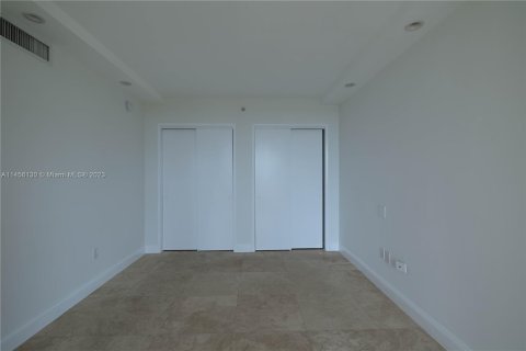 Condominio en venta en Key Biscayne, Florida, 3 dormitorios, 241.73 m2 № 735904 - foto 18
