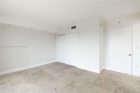 Condominio en venta en Key Biscayne, Florida, 3 dormitorios, 241.73 m2 № 735904 - foto 20
