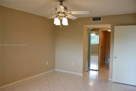 Condominio en venta en Pembroke Pines, Florida, 1 dormitorio, 87.33 m2 № 1293465 - foto 8