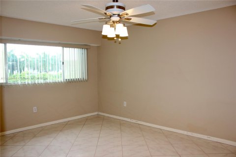 Condominio en venta en Pembroke Pines, Florida, 1 dormitorio, 87.33 m2 № 1293465 - foto 7