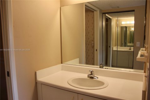 Condominio en venta en Pembroke Pines, Florida, 1 dormitorio, 87.33 m2 № 1293465 - foto 12