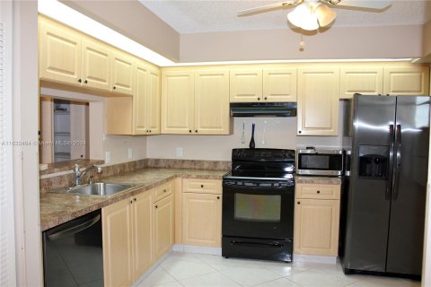 Condominio en venta en Pembroke Pines, Florida, 1 dormitorio, 87.33 m2 № 1293465 - foto 5