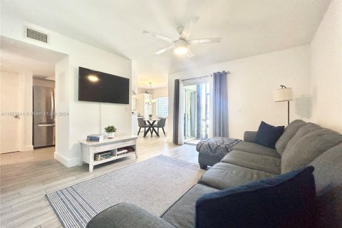 Condo in Jupiter, Florida, 2 bedrooms  № 1293586 - photo 1