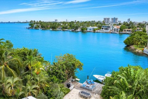 Купить земельный участок в Майами-Бич, Флорида № 911386 - фото 11