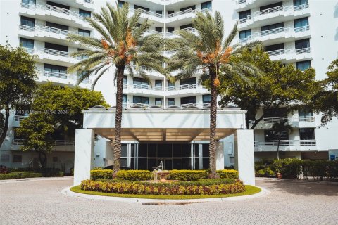 Condominio en venta en Aventura, Florida, 3 dormitorios, 109.72 m2 № 1310101 - foto 3