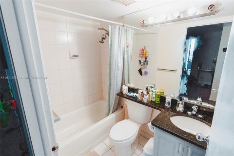 Condo in Aventura, Florida, 3 bedrooms  № 1310101 - photo 20