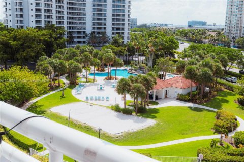 Condo in Aventura, Florida, 3 bedrooms  № 1310101 - photo 24